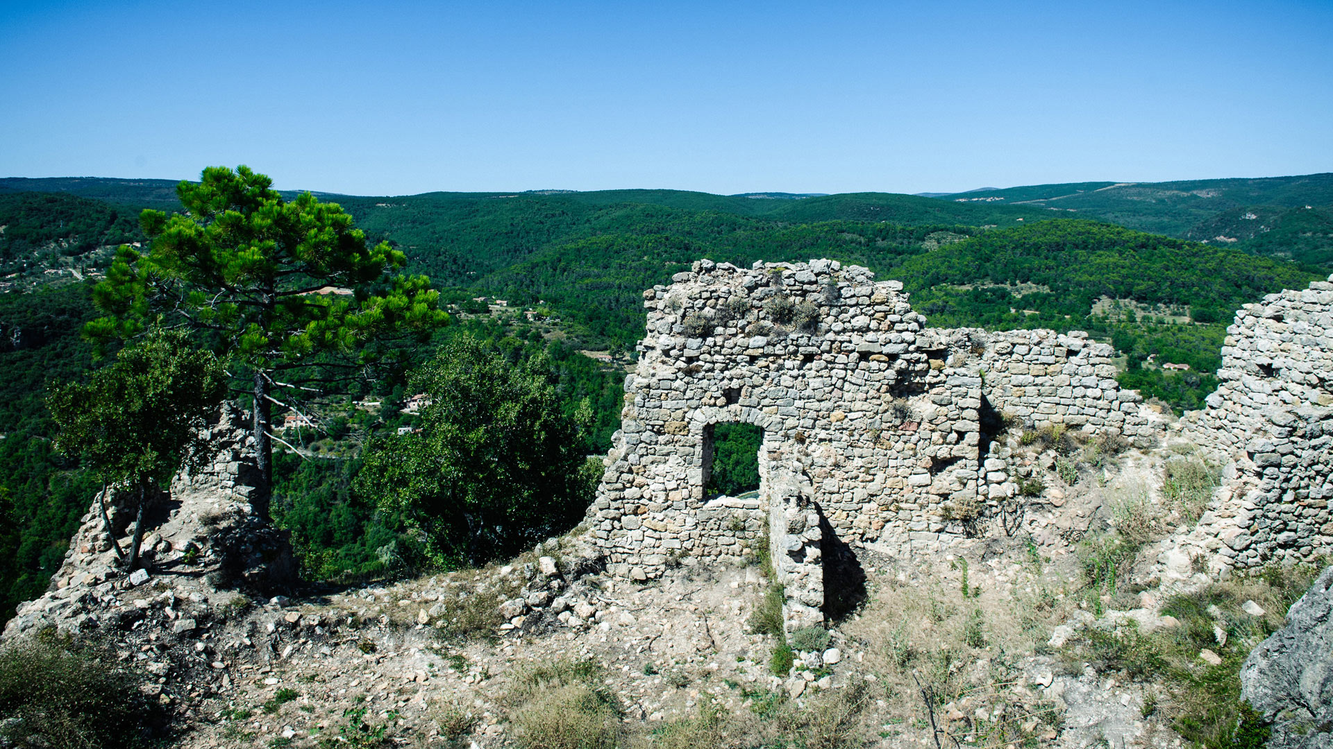 chateaudelagarde-ruines-3